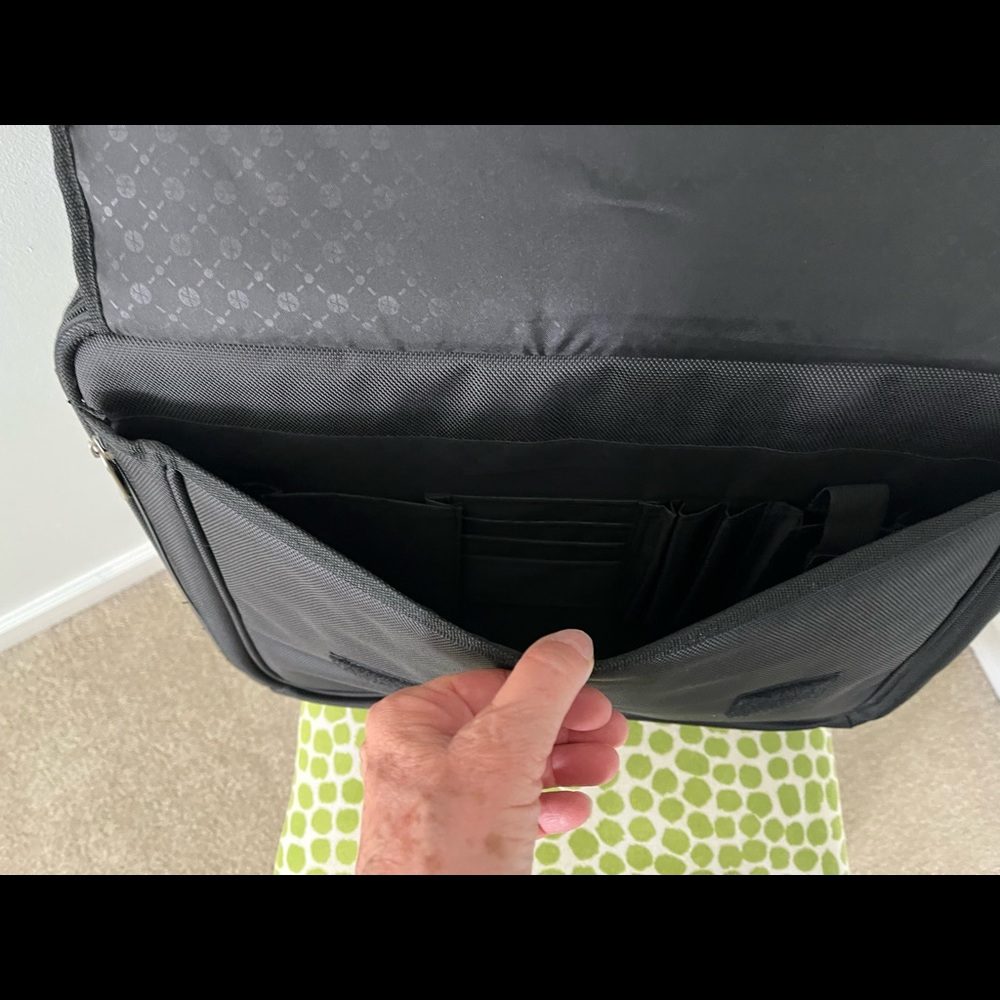 NWOT Foray Laptop/Computer Messenger Shoulder Bag - Picture 8 of 14